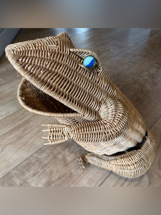 Other - 20” Vintage mid-century modern wicker Frog Basket